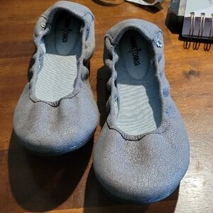 Minnetonka Gray Slippers Soft Suede Comfort